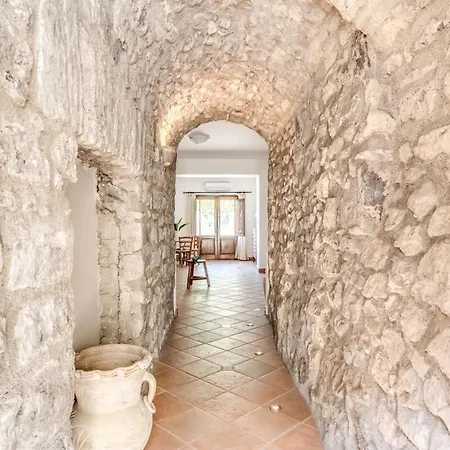 Mimosa Rustic Elegance Views & Pool Villa