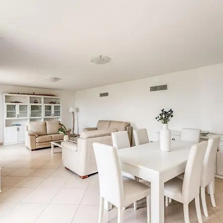 Villa Mimosa Rustic Elegance Views & Pool *