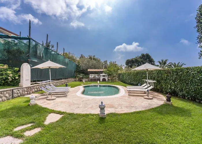 Vila Mimosa Rustic Elegance Views & Pool *