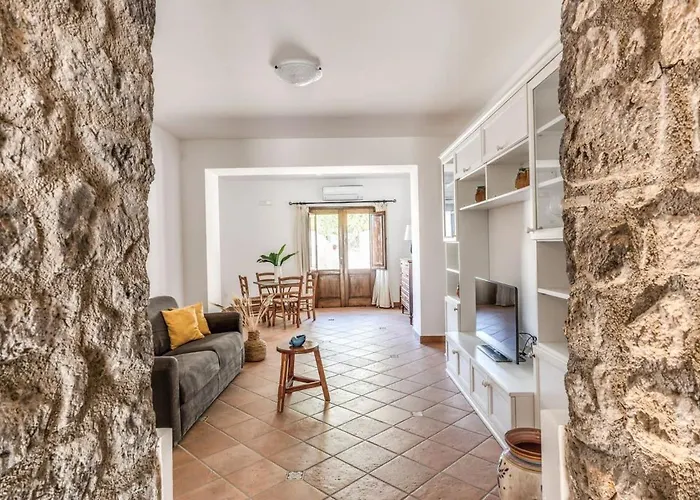 Vila Mimosa Rustic Elegance Views & Pool *