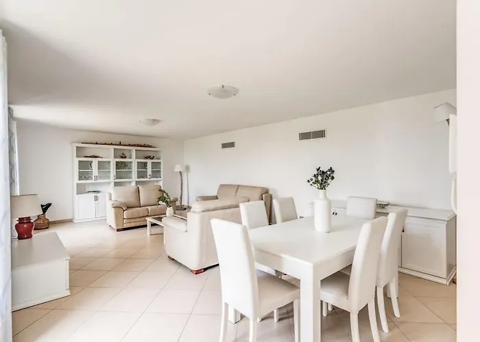 Vila Mimosa Rustic Elegance Views & Pool *