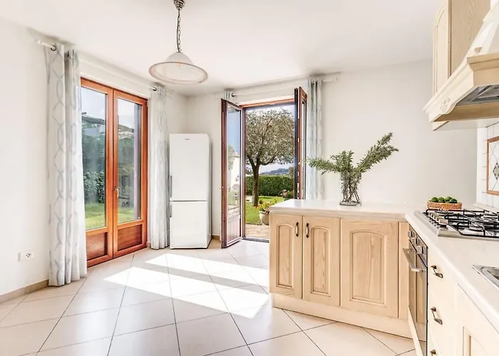 Vila Mimosa Rustic Elegance Views & Pool Massa Lubrense