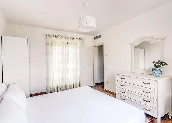 Vila Mimosa Rustic Elegance Views & Pool *