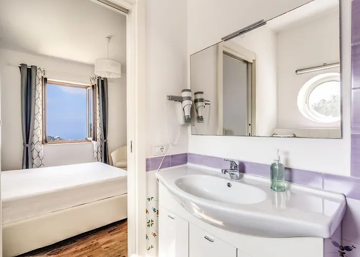 Vila Mimosa Rustic Elegance Views & Pool *
